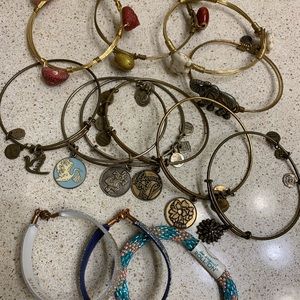 Bangles/bracelets